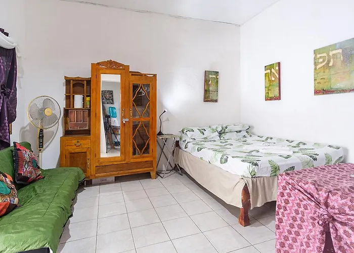Panagsama Beach Studio - Claritas Moalboal